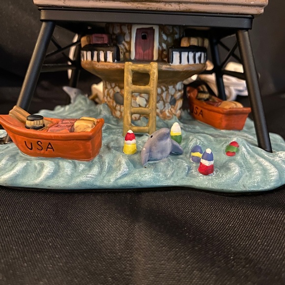 Snow Village Christmas Cove Lighthouse Water 9.5” - Picture 5 of 6